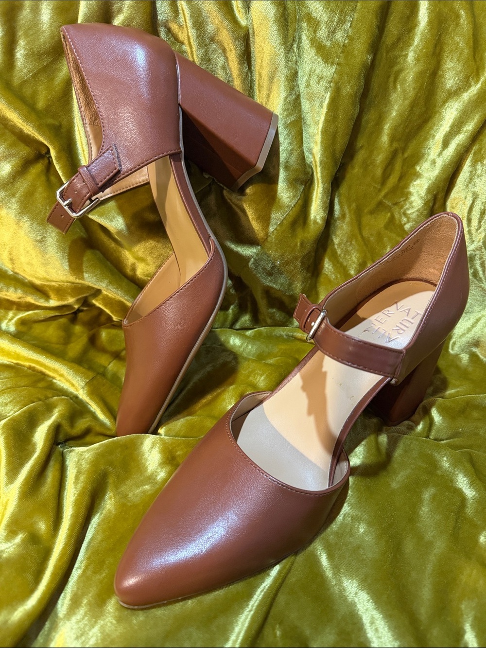 Women's Brown Pointed Toe Mary Jane Flats